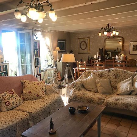 Bed and Breakfast Le Peyrail Les Lèves-et-Thoumeyragues Exterior foto