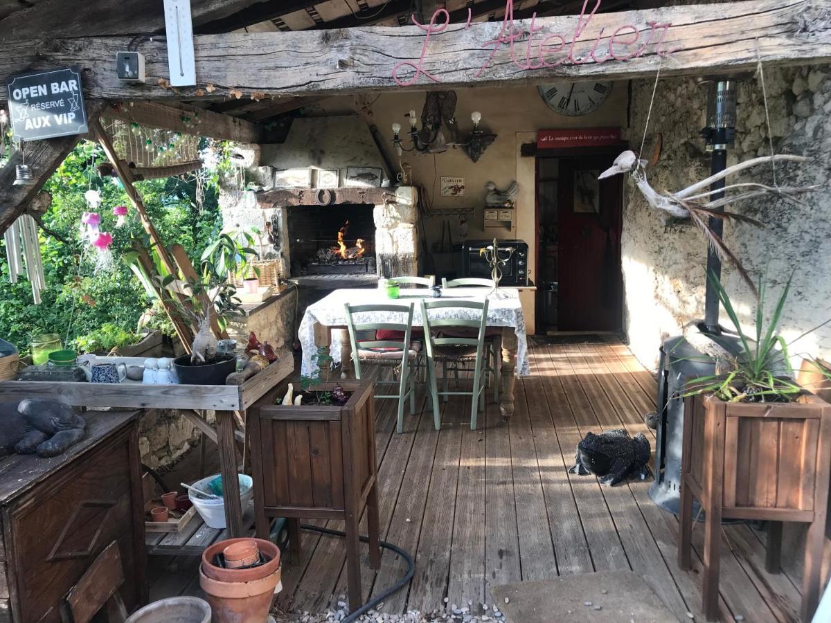 Bed and Breakfast Le Peyrail Les Lèves-et-Thoumeyragues Exterior foto