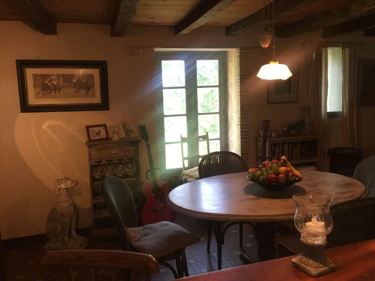 Bed and Breakfast Le Peyrail Les Lèves-et-Thoumeyragues Exterior foto