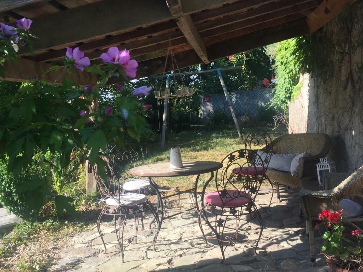 Bed and Breakfast Le Peyrail Les Lèves-et-Thoumeyragues Exterior foto