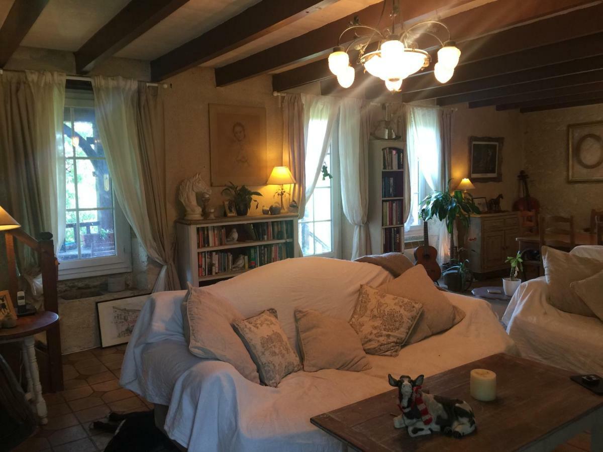 Bed and Breakfast Le Peyrail Les Lèves-et-Thoumeyragues Exterior foto